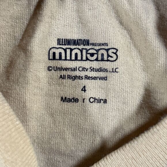 Despicable Me Minions T-shirt / LR Scoop Shorts (Boy’s 4) Graphic Tee Outfit Set - Picture 4 of 8